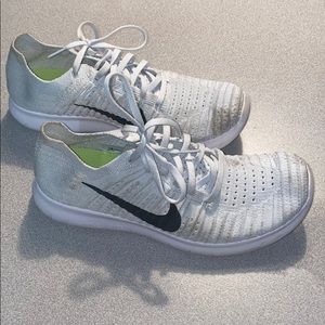Excellent condition, women’s Nike running shoes